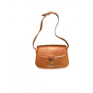 Vintage Gucci Leather Women's Shoulder Bag with Gold-tone Clasp